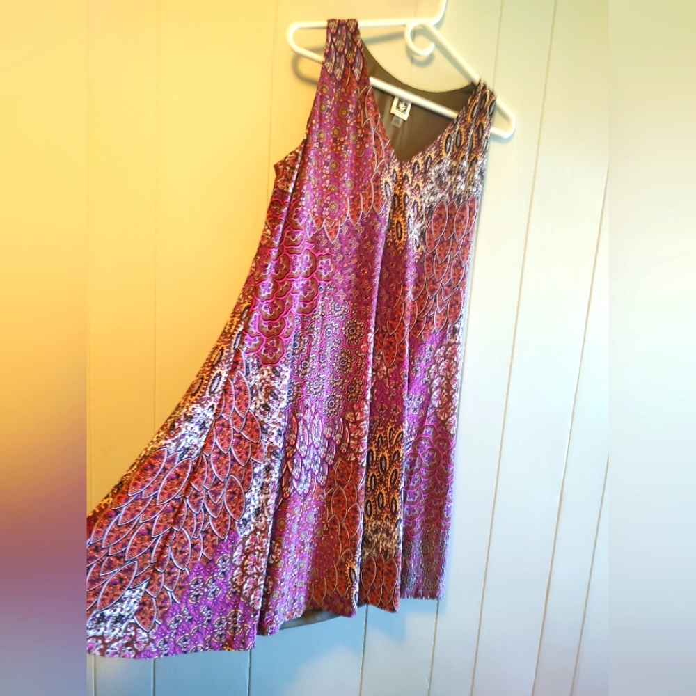Anne Klein sleeveless midi dress in Boho style print.